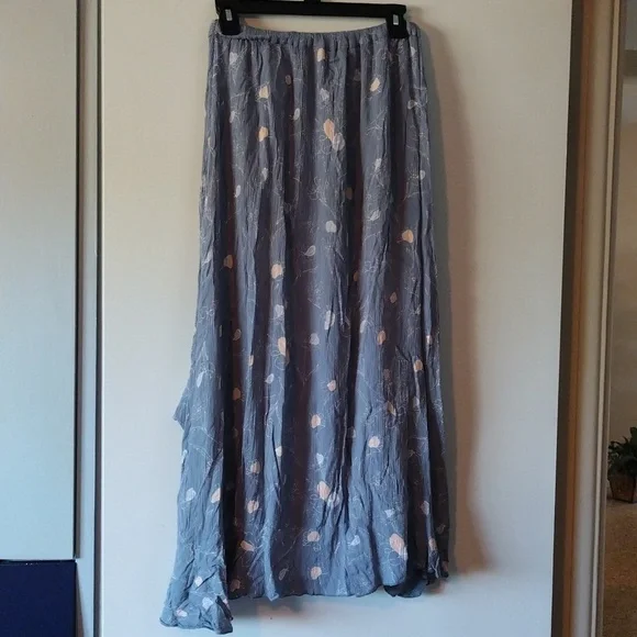 Floral Shorts With Skirt Overlay - Picture 4 of 8